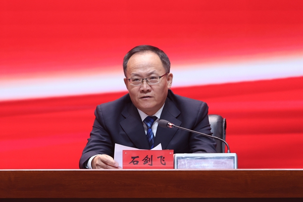 黑龙江省发改委党组成员、副主任,省能源局局长石剑飞。石启立摄