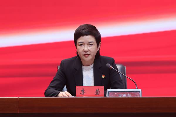 黑龙江省发改委党组成员、副主任，省粮储局党组书记、局长李莹。石启立摄