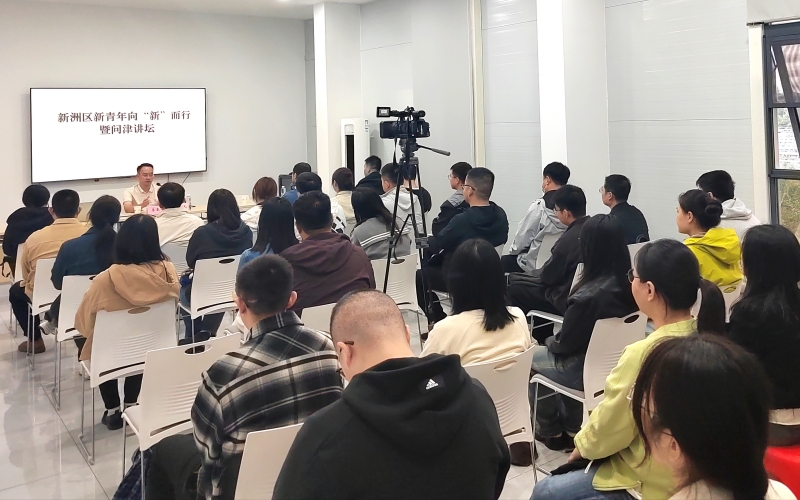 青年干部深入企业一线。