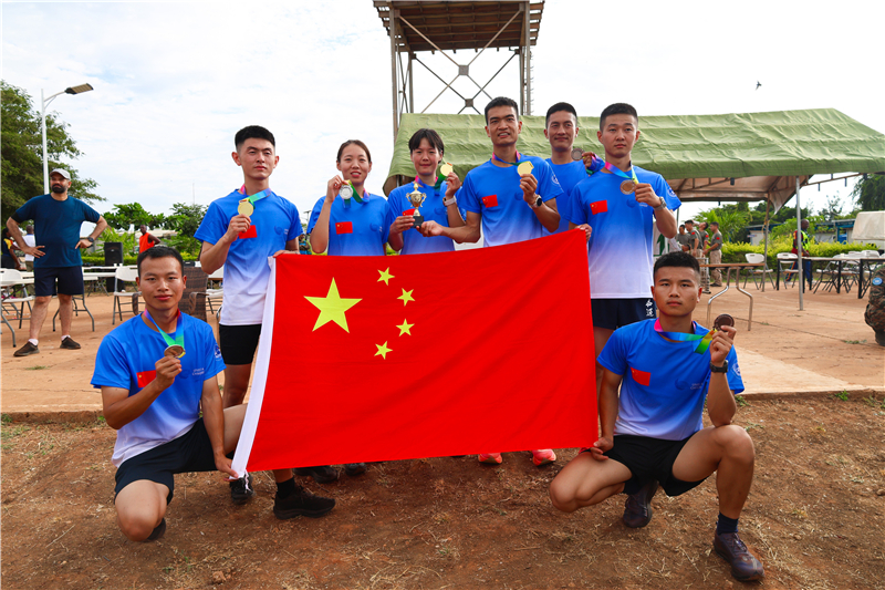 获奖参赛队员合影。韩瑞田摄