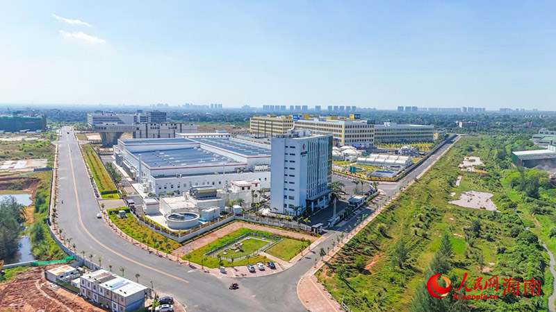 俯瞰雨帆乳业（海南）股份有限公司。人民网记者 牛良玉摄