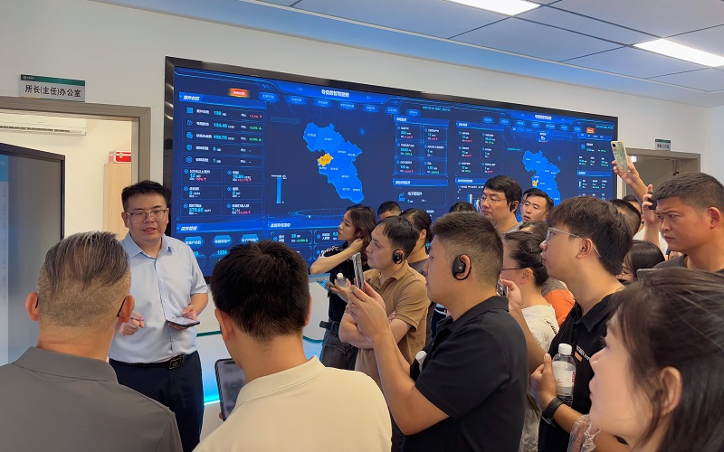 全省系统专卖监管条线“133”推广应用培训班来黄冈交流。