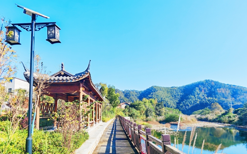 通山县厦铺镇西湖村同心文化长廊。