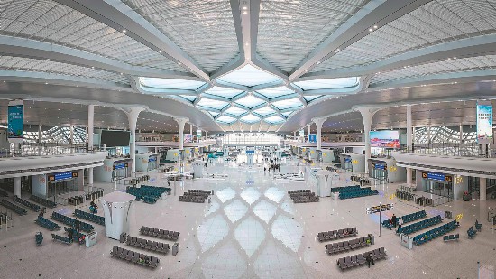 2025年12月25日拍摄的合肥西站内景。