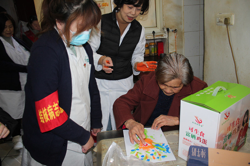 “暖心入户润江汉,艺路相伴筑彩虹”主题活动现场。