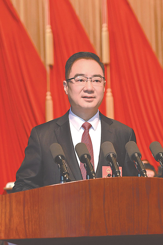 2月5日上午，省人民政府省长王清宪作《政府工作报告》。记者 杨竹 许昊 摄