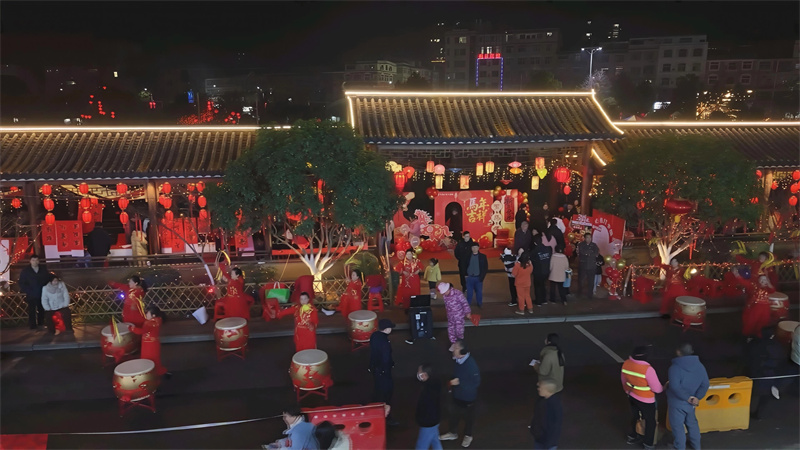 文明点亮新春・实践温暖山城。程思摄