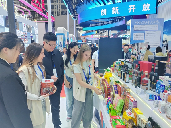 俄罗斯游客消费场景。绥芬河市委宣传部供图